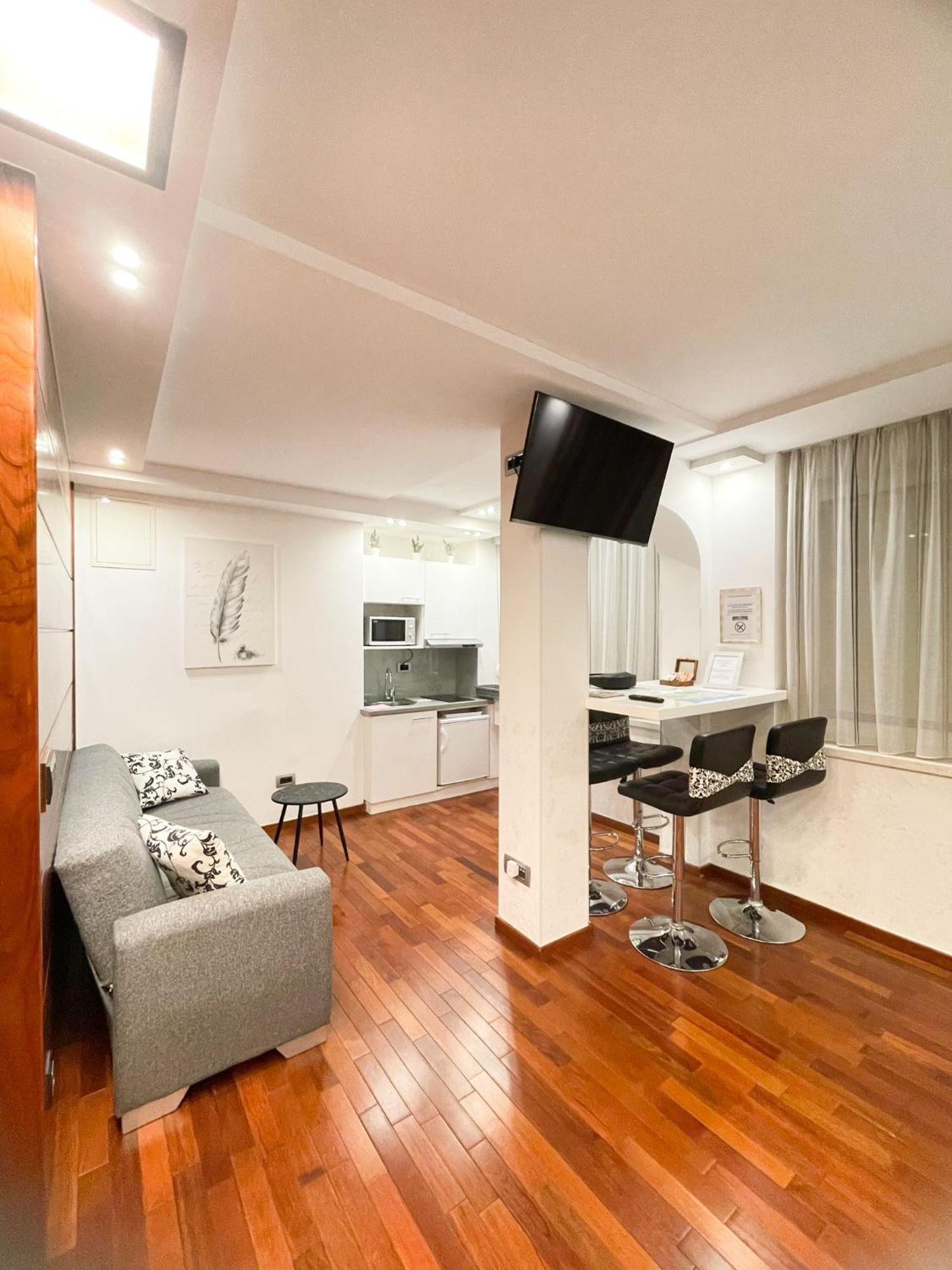 Main Street Studio And Rooms Zadar Ngoại thất bức ảnh