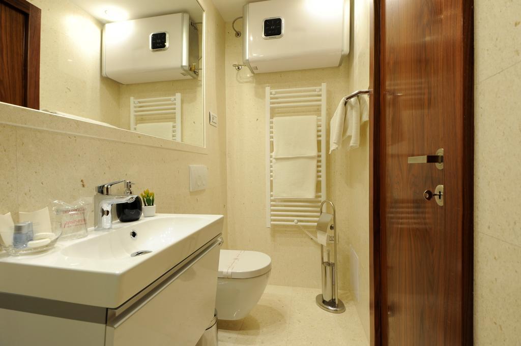 Main Street Studio And Rooms Zadar Ngoại thất bức ảnh