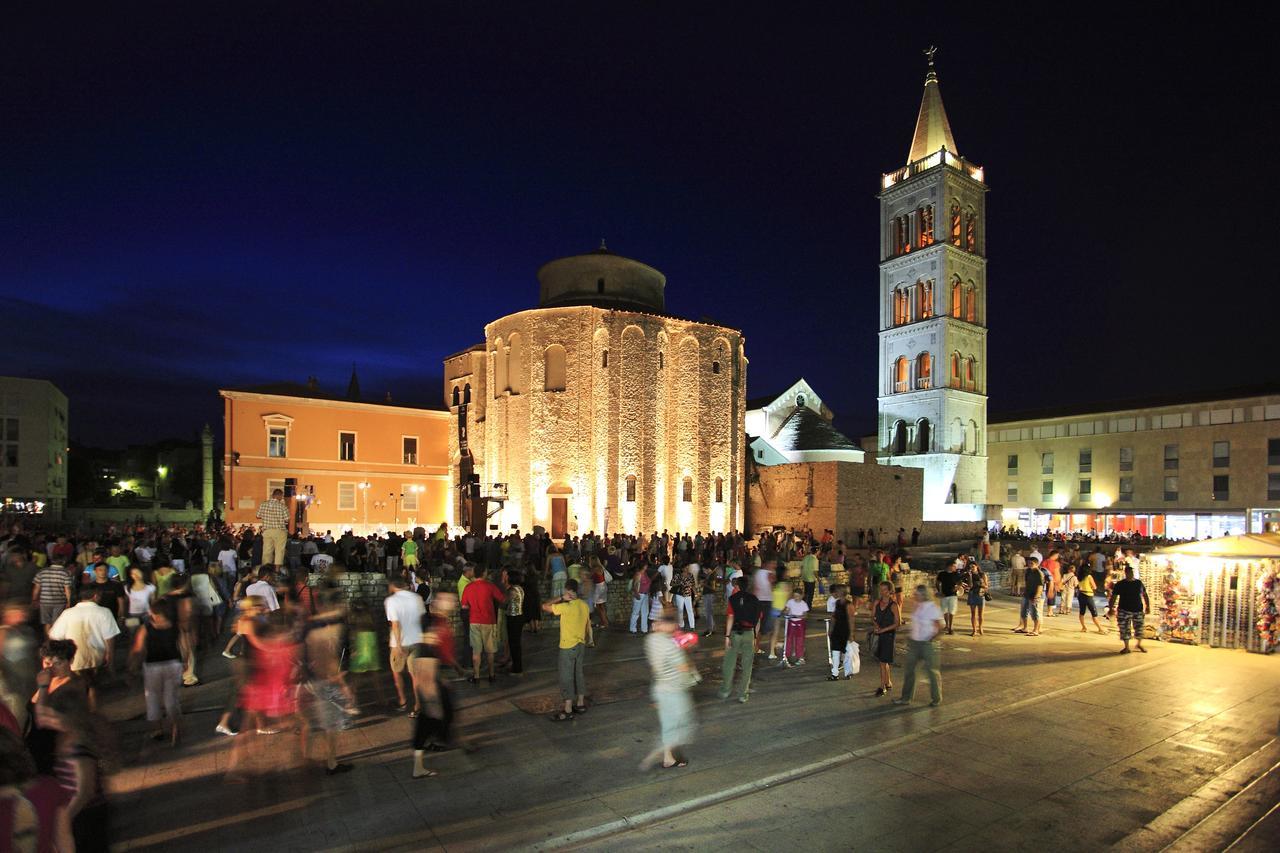 Main Street Studio And Rooms Zadar Ngoại thất bức ảnh